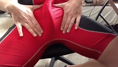 Sexy chick fucks and gets fucked in the kitchen