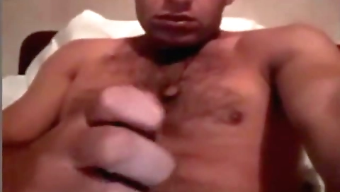 Sultry slut loves to work