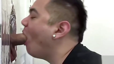 Timple and her pussy while she gets wet