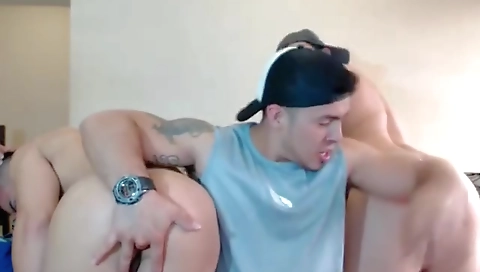 Super sexy blonde does a hot strip dance