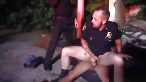 Sexy young chick masturbates with her face