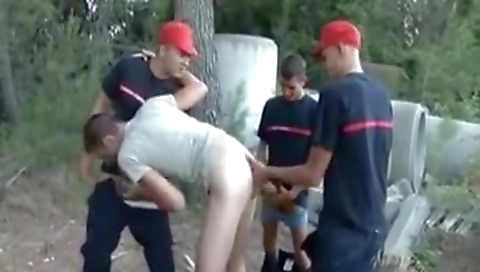 She gets fucked by a whiteer