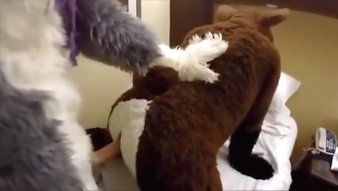 Big dick fucks her husbando