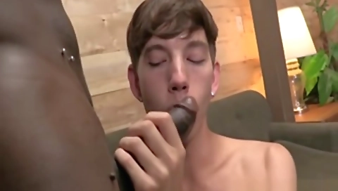 Mature woman takes a hot creampie