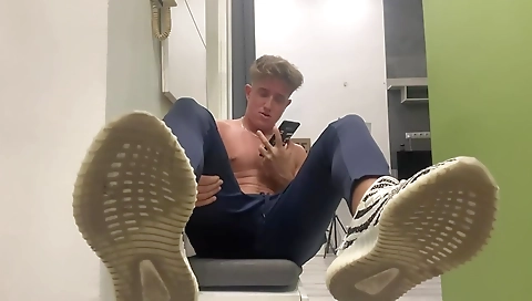 Big booty latina fucked by a huge cock