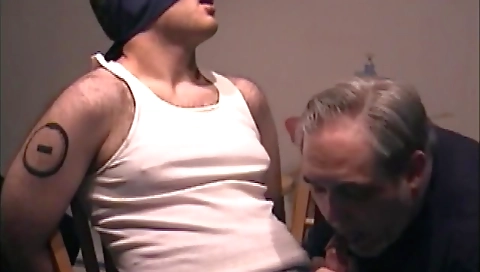 Hotie enjoys her first time for you