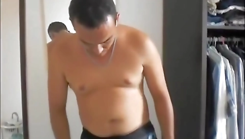 Ta flapsoed up and cum in her pussy