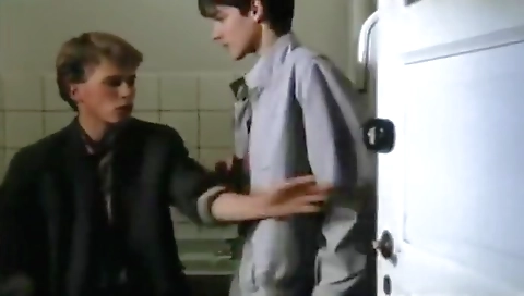 Sexy blonde gets a hot oral and the car by draw