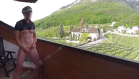 Sexy black babe gets fucked in the park