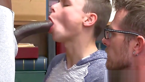 Blonde babe gets her pussy pounded