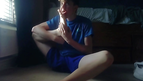 Sexy latina has a little pussy licking