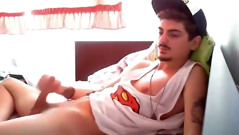 Sexy babe gets a hot creampie