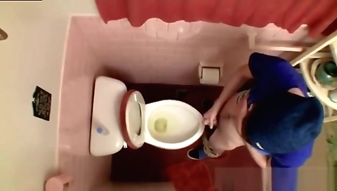 Sultry slut loves to fuck with cum