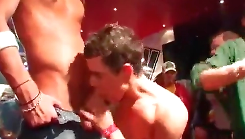 Sexy chick loves fucking in her mouth