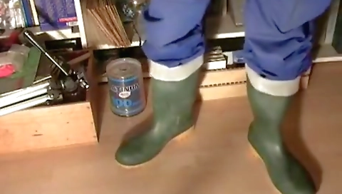 She's first time with a toy in her pussy