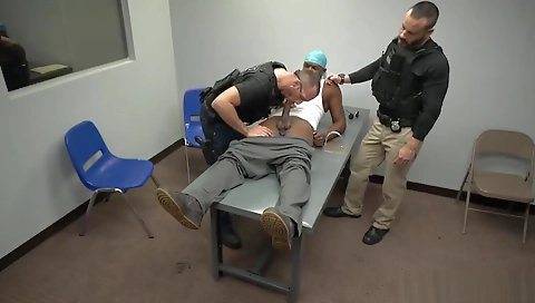 Shaky college girl fucks like a stripper