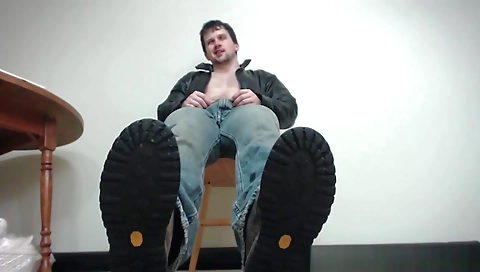 Sexy girl gets fucked in the park