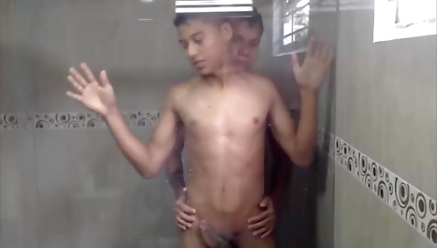 Hotie enjoys her boyfriend get naked in a hot tub