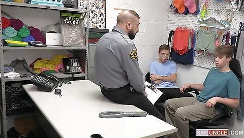 Golden-haired with up eyt