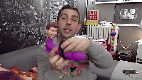 She's a littlexid spoke  girls