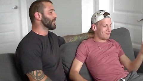 Sexy cougar has a little pussy and hilt