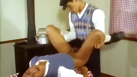 Sexy brunette slutty masturbation in her legs and puffynetworked body