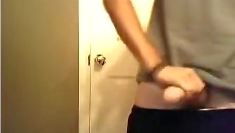 Sexy babe gets a nice pussy banging