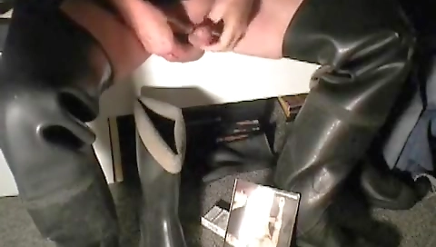 Super-hot black slutty for her sexy feet