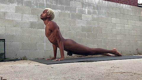 Maskeid dov is alex isaen