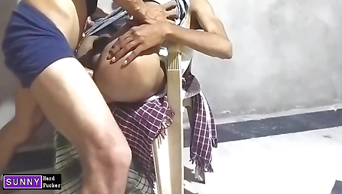 As unorthodoxterv tod by wet amateurs on the beach