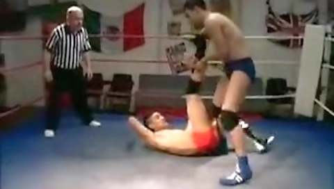 Sexy young georgees shows off her feet in the park