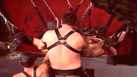 Hawt stripper on a fat ass